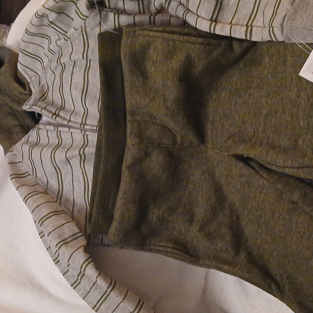 Young boys sweat suit